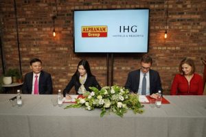 Alphanam Group hợp tác IHG phát triển du lịch tại Việt Nam